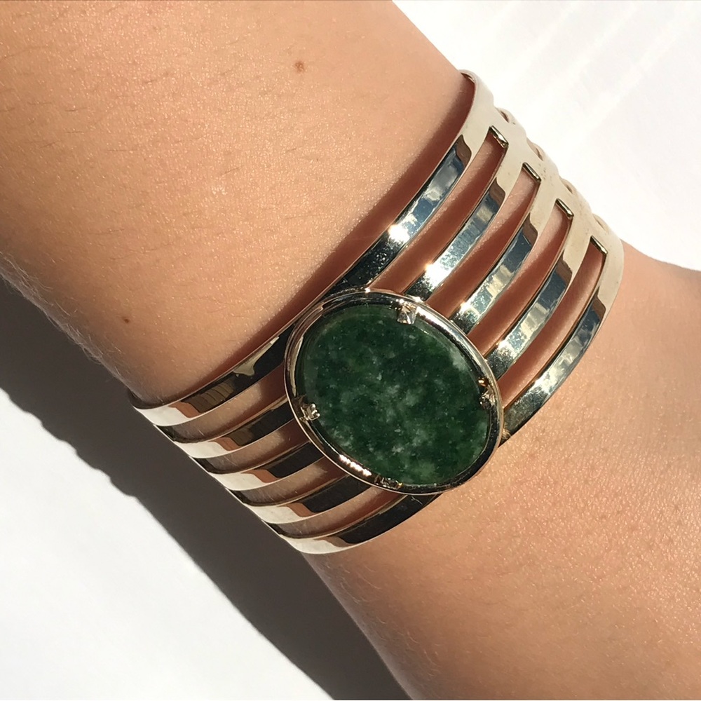 Green jewel 5 striped gold cuff bracelet